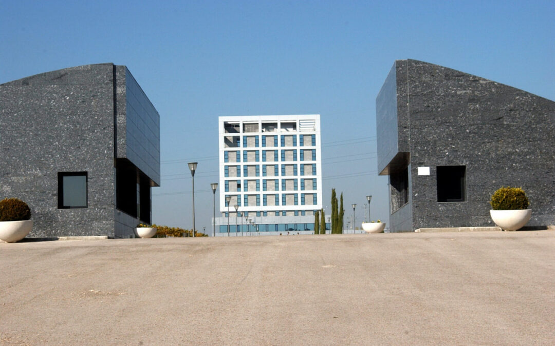 Más Madrid Móstoles denuncia la situación de las universidades públicas madrileñas